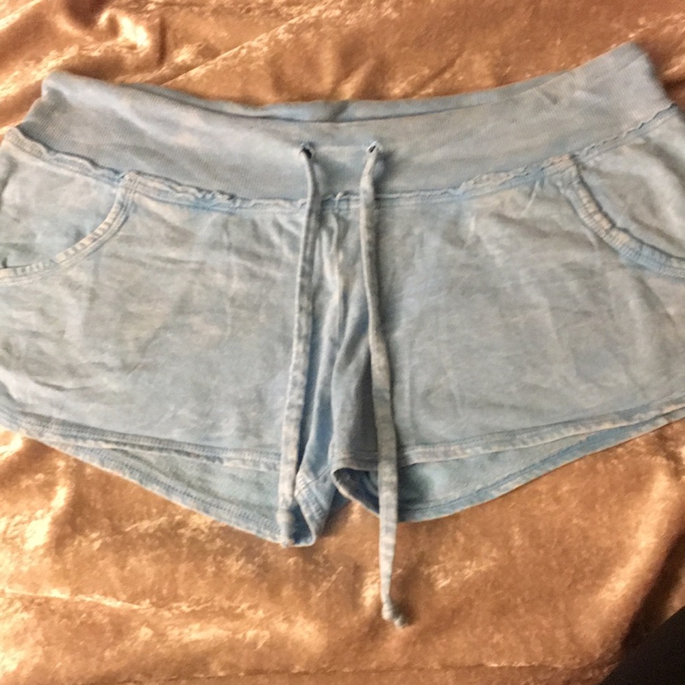 Light blue elastic shorts